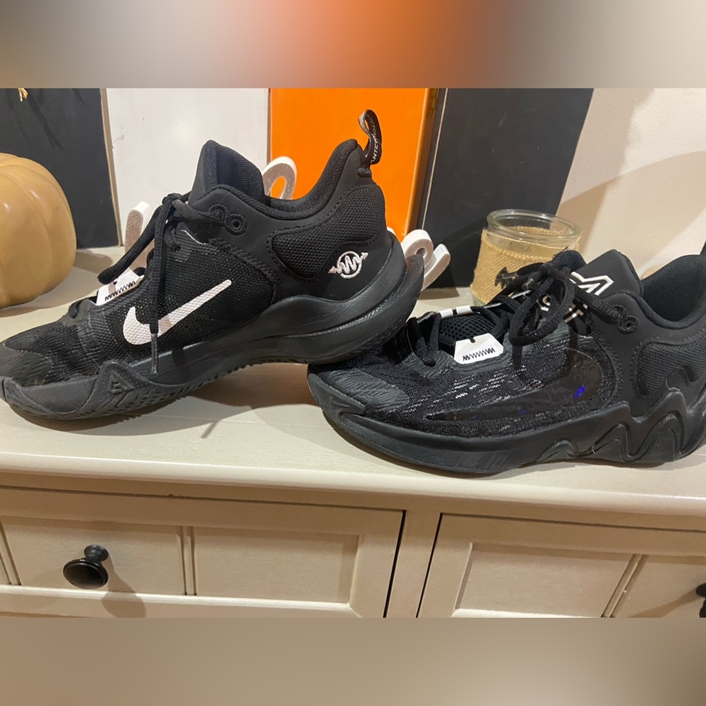 Youth Nike Giannis sneakers
